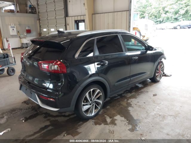 KNDCE3LC0H5051647 KIA Niro Touring