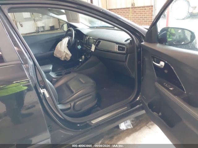 KNDCE3LC0H5051647 KIA Niro Touring