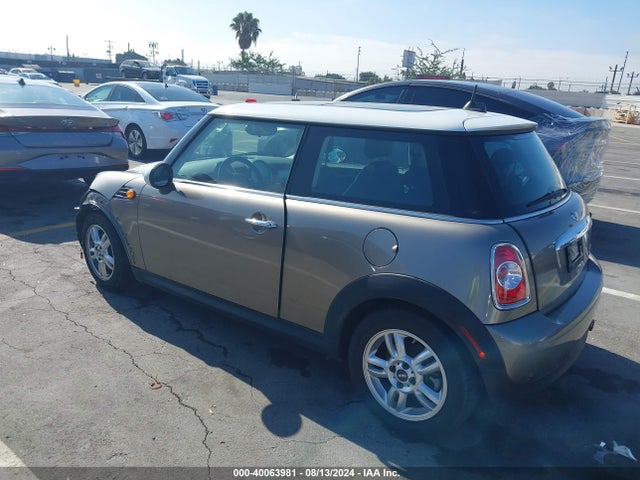 2013 MINI HARDTOP WMWSU3C57DT682480 Photo 2