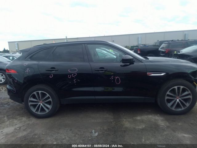 SADCJ2FX5JA258427 Jaguar F-pace 25t Premium
