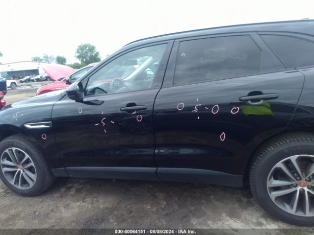 SADCJ2FX5JA258427 Jaguar F-pace 25t Premium