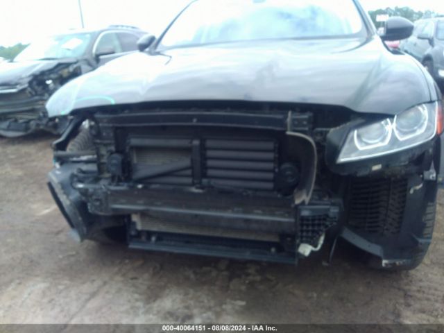 SADCJ2FX5JA258427 Jaguar F-pace 25t Premium