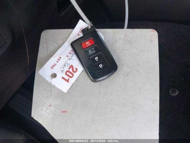 Toyota Rav4 Xle 2018 JTMRFREV6JD253932 Image 11