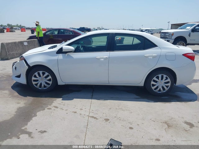 Toyota COROLLA LE 2018 2T1BURHE3JC086624 Image 14