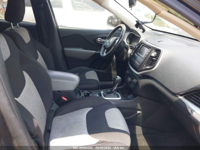 1C4PJLCB2EW162808 Jeep Cherokee Latitude