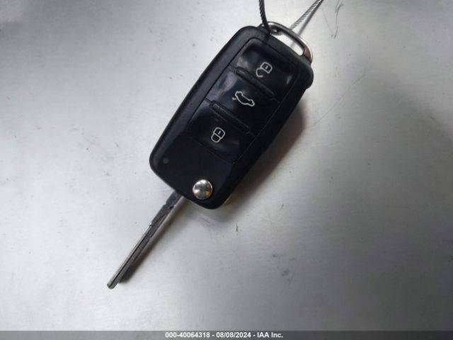 2013 VOLKSWAGEN BEETLE 3VWJX7AT8DM631449 Photo 10