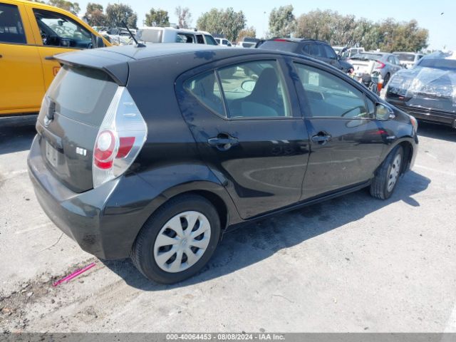 JTDKDTB3XE1073075 Toyota Prius C One