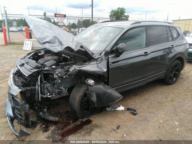 3VV8B7AX4PM125237 Volkswagen Tiguan 2.0t Se R-line Black