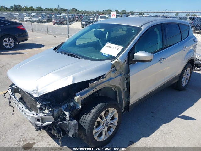 Ford ESCAPE SE 2017 1FMCU0GD7HUE07713 Image 2