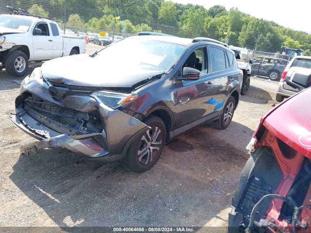 Toyota RAV4 LE 2016 JTMBFREV7GJ067652 Image 2
