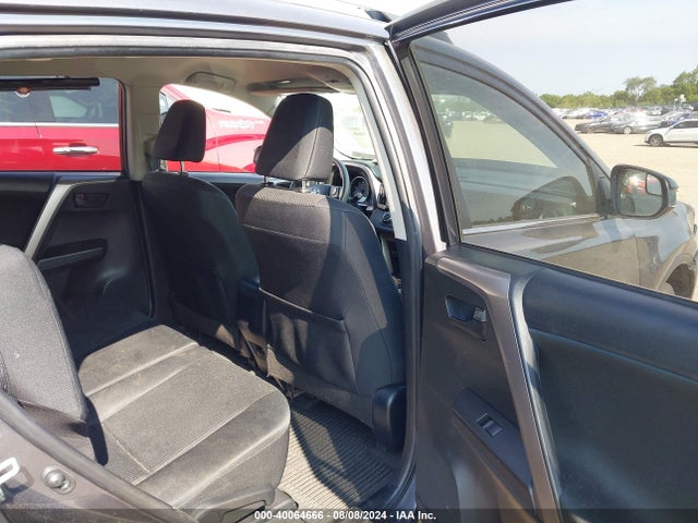 Toyota RAV4 LE 2016 JTMBFREV7GJ067652 Image 8