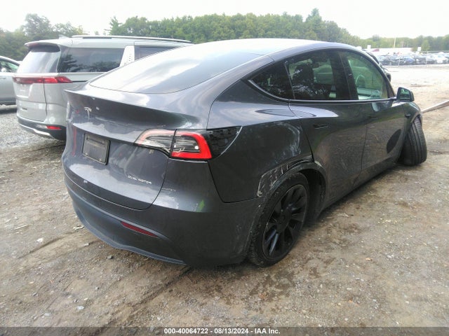 2023 TESLA MODEL Y 7SAYGDEE5PF637572 Photo 3