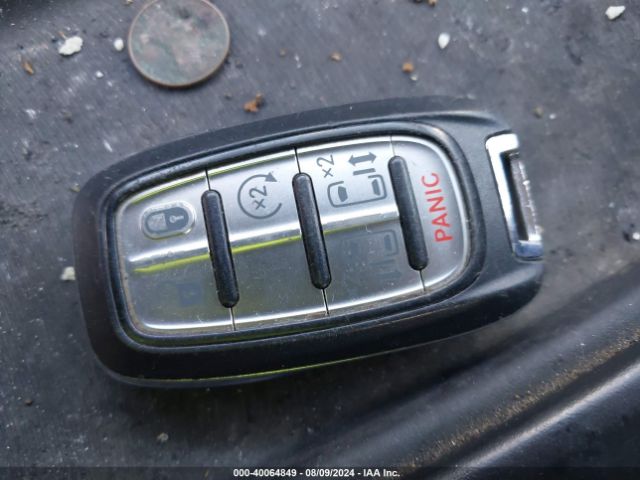 2C4RC1DGXLR260721 Chrysler Voyager Lxi