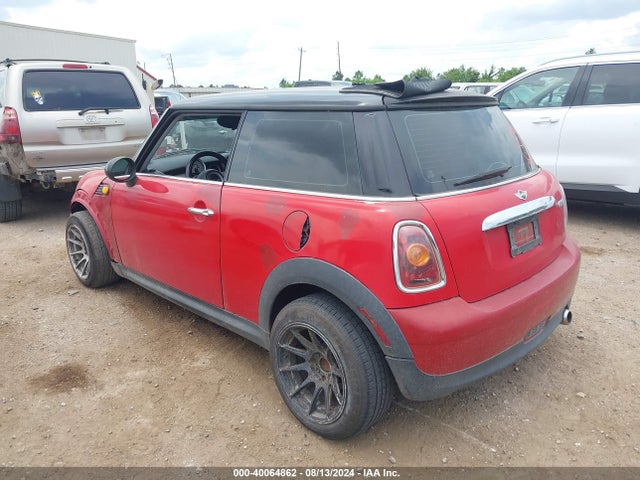 2007 MINI COOPER WMWMF33567TU63355 Photo 2