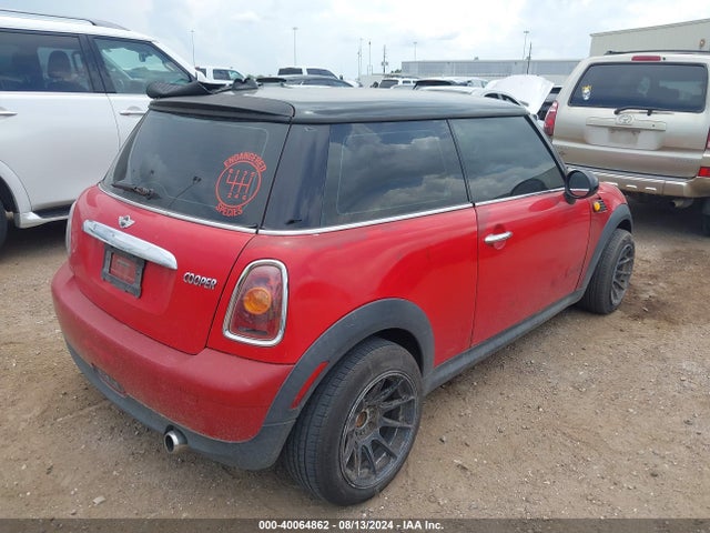 2007 MINI COOPER WMWMF33567TU63355 Photo 3