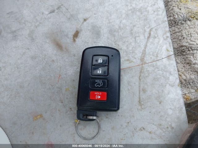 JTMJFREV4GD179240 Toyota RAV4 SE