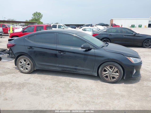 Hyundai Elantra Value Edition 2019 5NPD84LF1KH434256 Image 14