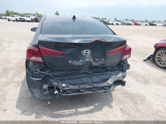 Hyundai Elantra Value Edition 2019 5NPD84LF1KH434256 Image 17