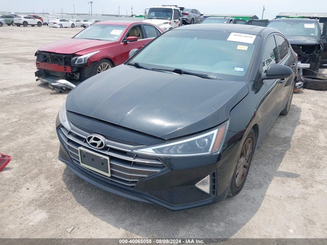 Hyundai Elantra Value Edition 2019 5NPD84LF1KH434256 Image 2