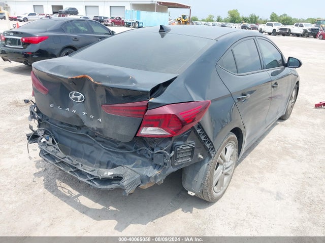 Hyundai Elantra Value Edition 2019 5NPD84LF1KH434256 Image 4