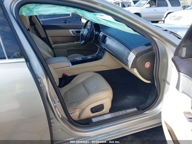2013 JAGUAR XF SAJWA0ES8DPU06088 Photo 4