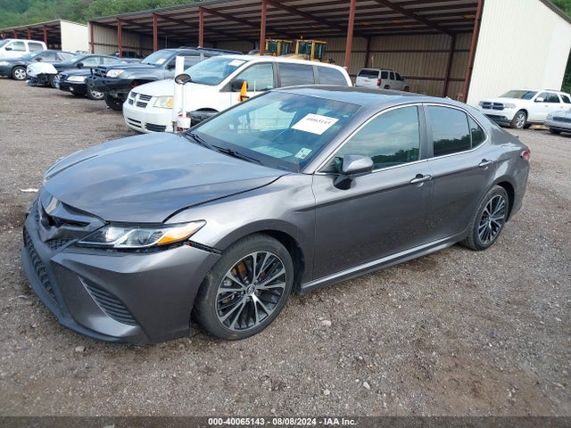 Toyota CAMRY SE 2018 4T1B11HK9JU056560 Image 2