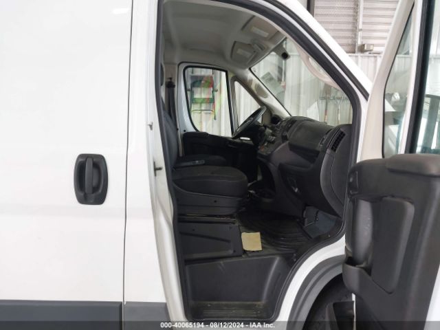 3C6TRVAGXJE154209 RAM Promaster 1500 Low Roof 136 Wb