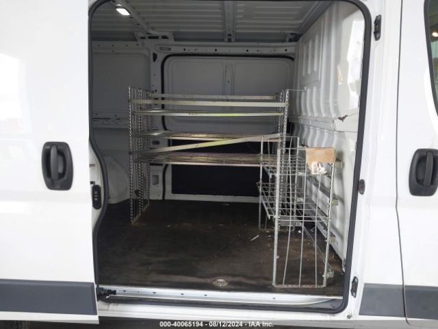 3C6TRVAGXJE154209 RAM Promaster 1500 Low Roof 136 Wb
