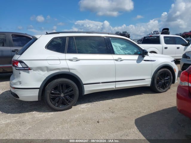 3VVCB7AX9NM069027 Volkswagen Tiguan 2.0t Se R-line Black