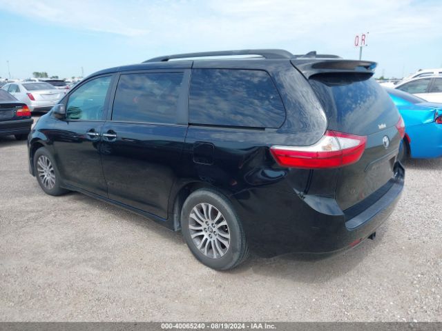 5TDYZ3DC6JS912855 Toyota Sienna Xle 8 Passenger