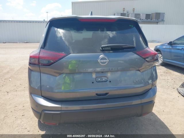 5N1BT3BA8RC715879 Nissan Rogue Sv Fwd