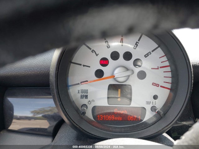 2011 MINI COOPER S CLUBMAN WMWZG3C50BTY30083 Photo 6