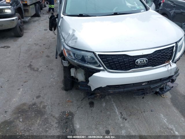 5XYKTCA63EG547303 KIA SORENTO LX