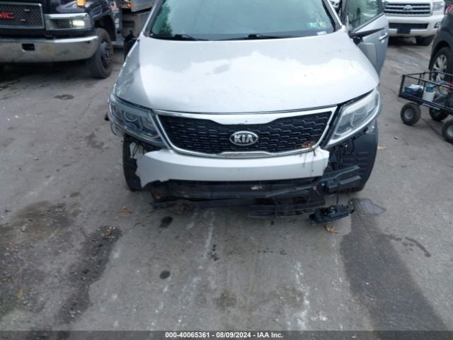 5XYKTCA63EG547303 KIA SORENTO LX