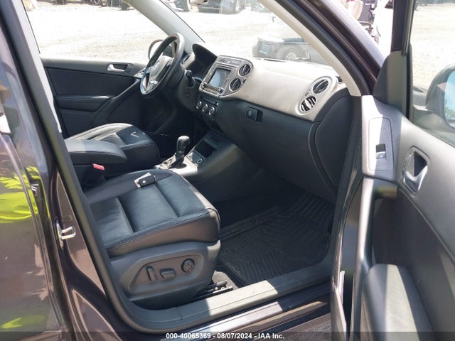 WVGAV7AX2GW577691 Volkswagen Tiguan Sel