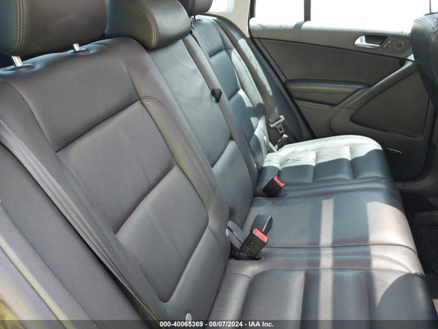 WVGAV7AX2GW577691 Volkswagen Tiguan Sel