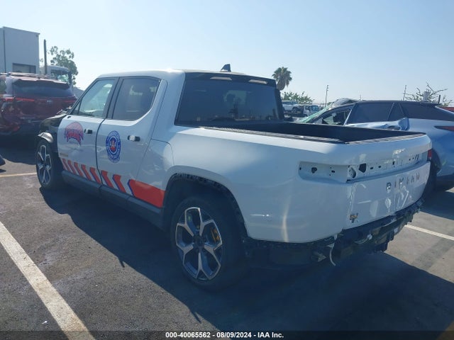 Rivian R1t Adventure 2022 7FCTGAAA9NN014280 Image 3
