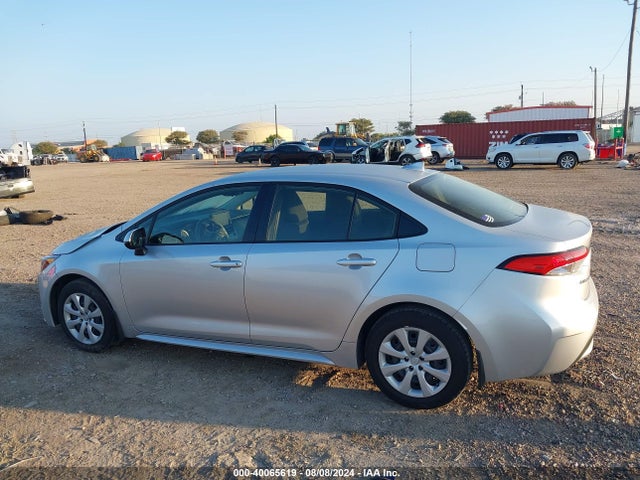 Toyota COROLLA LE 2022 JTDEPMAE1N3026826 Image 14