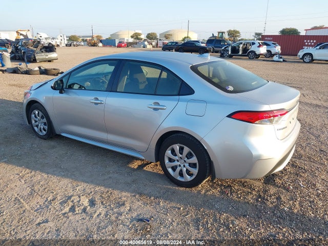Toyota COROLLA LE 2022 JTDEPMAE1N3026826 Image 3