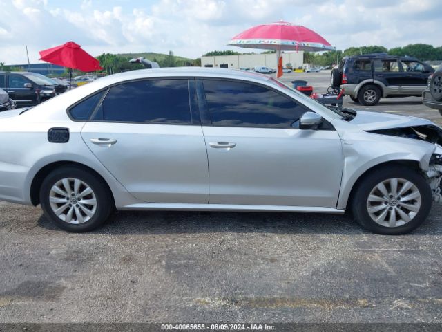 1VWAT7A37FC029299 Volkswagen Passat 1.8t Wolfsburg Edition