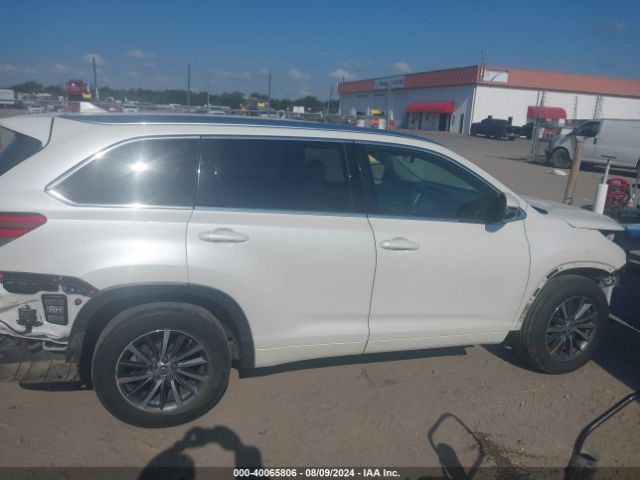 5TDKZRFH7HS518051 Toyota Highlander Xle