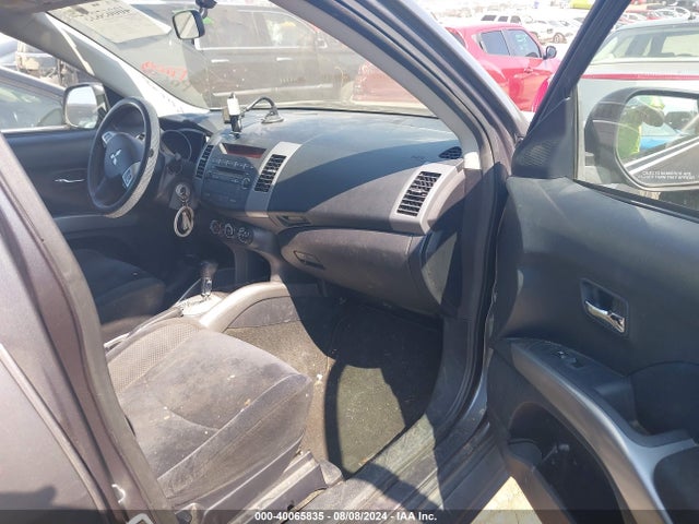 2011 MITSUBISHI OUTLANDER JA4AS2AW3BU038390 Photo 4