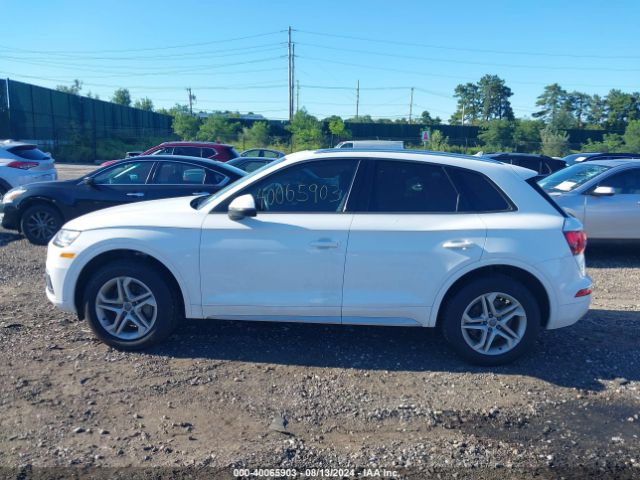 WA1ANAFY1J2005538 Audi Q5 2.0t Premium/2.0t Tech Premium