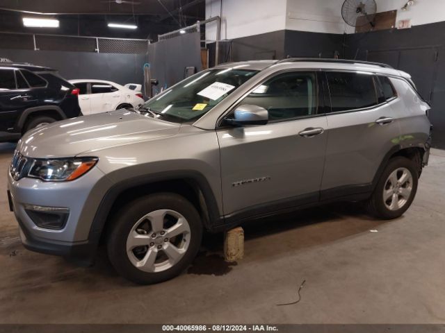 3C4NJDBBXKT696851 Jeep Compass Latitude 4x4