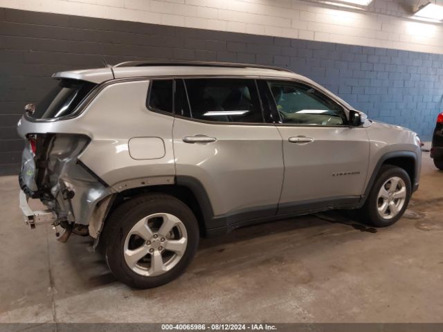 3C4NJDBBXKT696851 Jeep Compass Latitude 4x4
