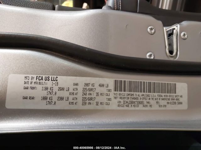 3C4NJDBBXKT696851 Jeep Compass Latitude 4x4