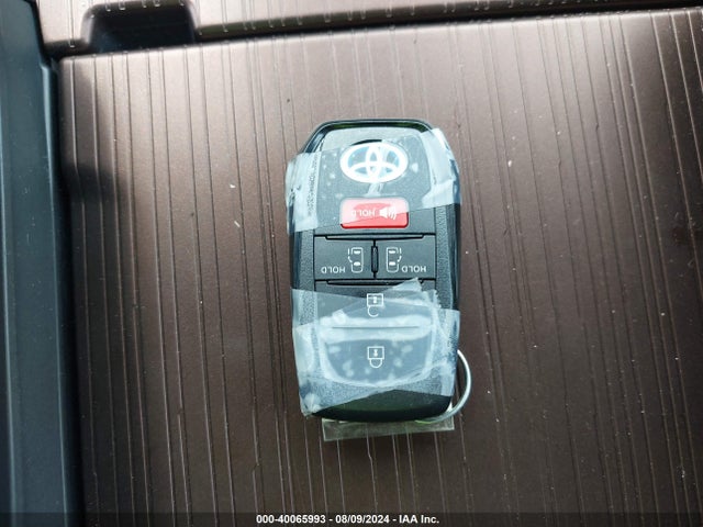 5TDKSKFC4MS040262 Toyota SIENNA LE