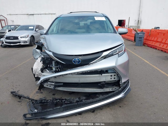 5TDKSKFC4MS040262 Toyota SIENNA LE