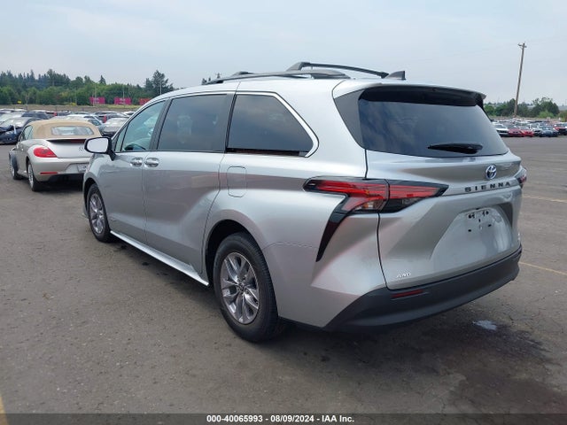 5TDKSKFC4MS040262 Toyota SIENNA LE