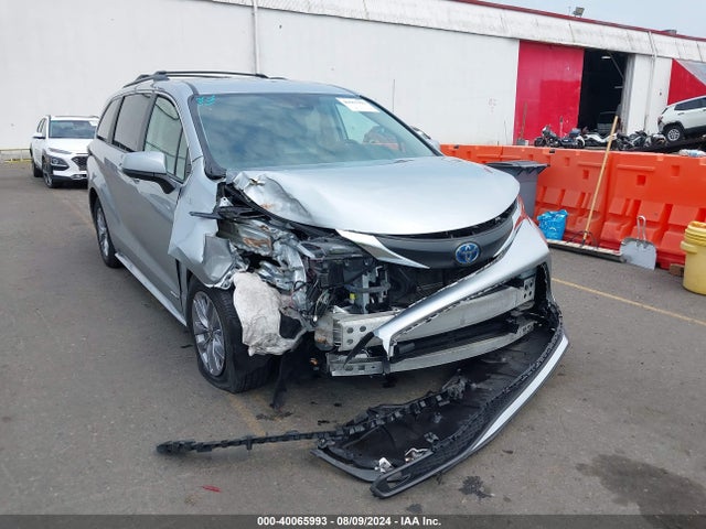 5TDKSKFC4MS040262 Toyota SIENNA LE